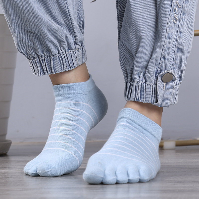 1/5 Pairs Women Striped Five T - مراجعة Ankle Sock Low Cut وسعره