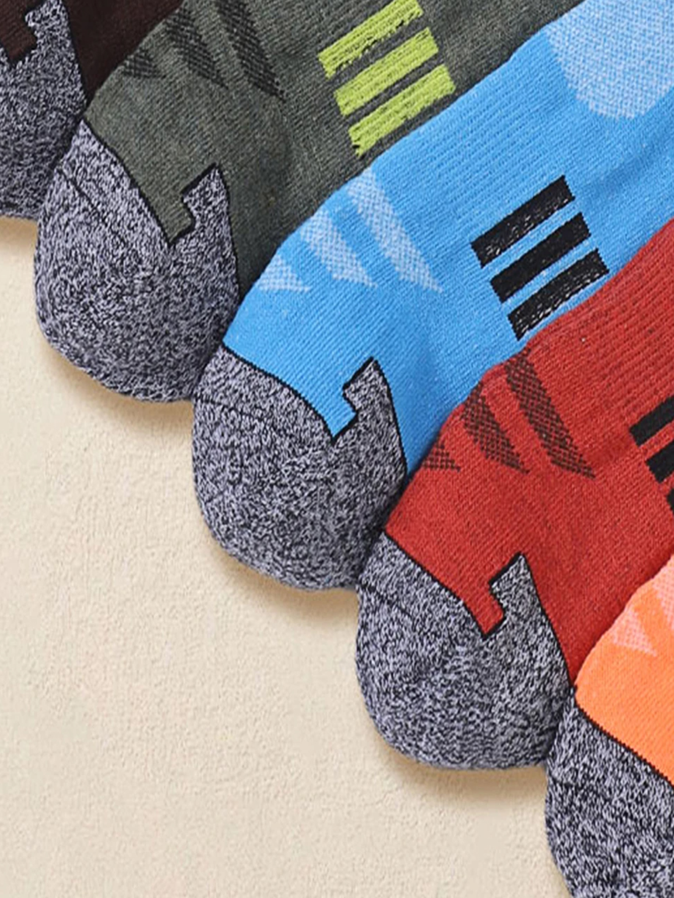 Men's Vibrant Multicolor Strip - مراجعة Ankle Sock Low Cut وسعره